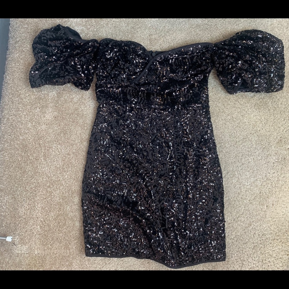 Off shoulder puff sleeve sequin dress